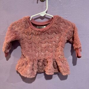 3-6 months Cute girls outfit . Never wore shirt . Fast shipping